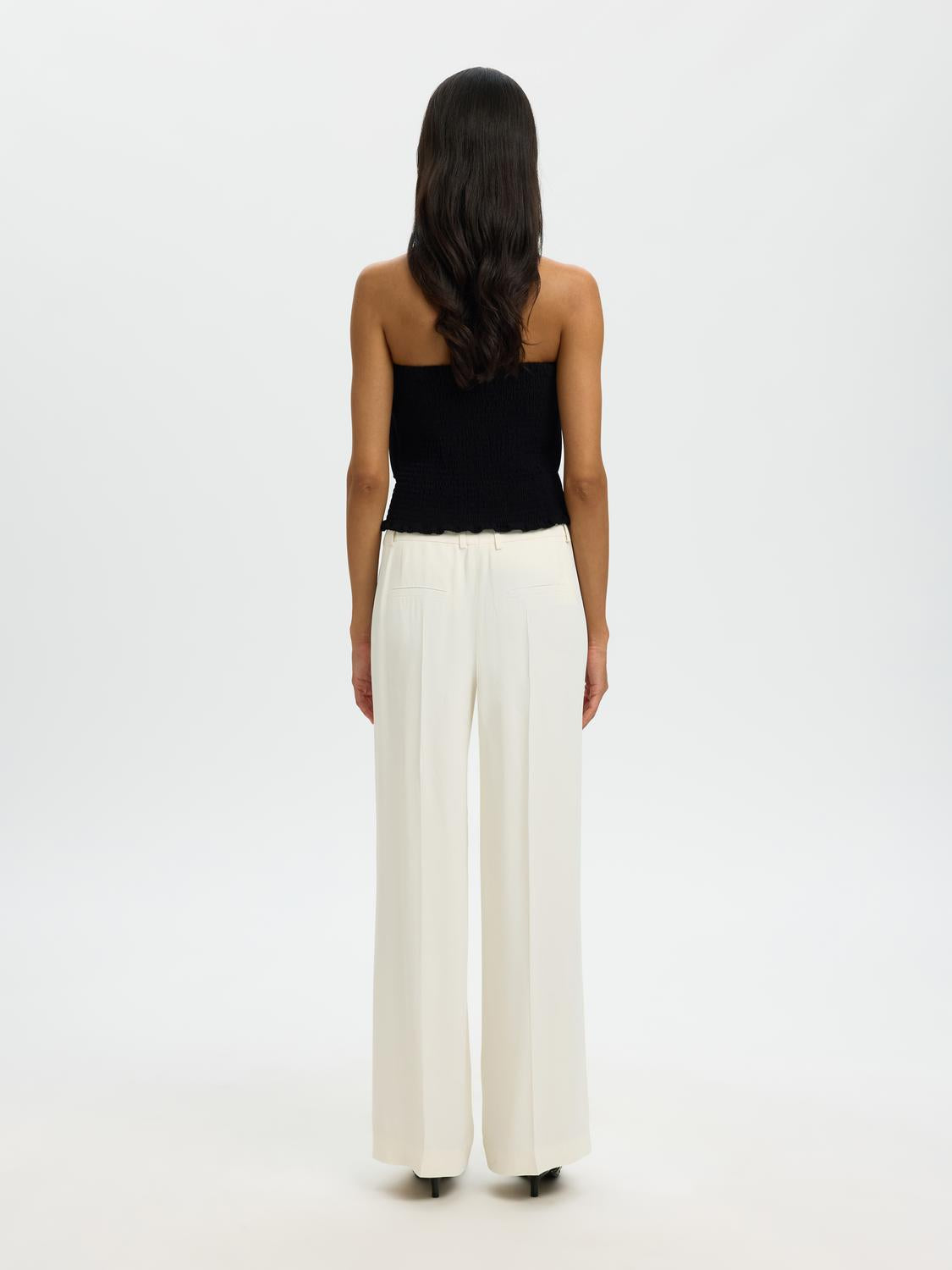model_shot-back